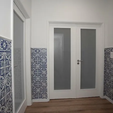 Apartmán Downtown 3 Bedroom With Balcony - Quiet Street - Family Friendly - Groups *