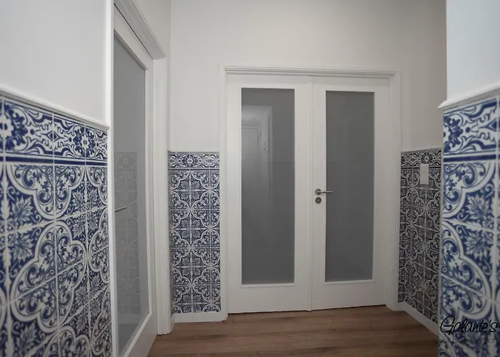 Apartmán Downtown 3 Bedroom With Balcony - Quiet Street - Family Friendly - Groups *