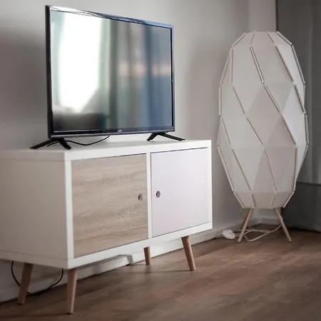 דירה Downtown 3 Bedroom With Balcony - Quiet Street - Family Friendly - Groups