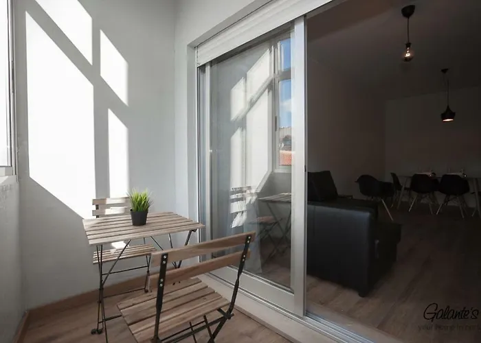 Downtown 3 Bedroom With Balcony - Quiet Street - Family Friendly - Groups * ポルト