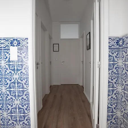 Downtown 3 Bedroom With Balcony - Quiet Street - Family Friendly - Groups * Oporto